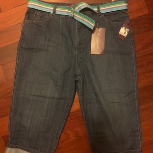 Women’s Capri Jeans